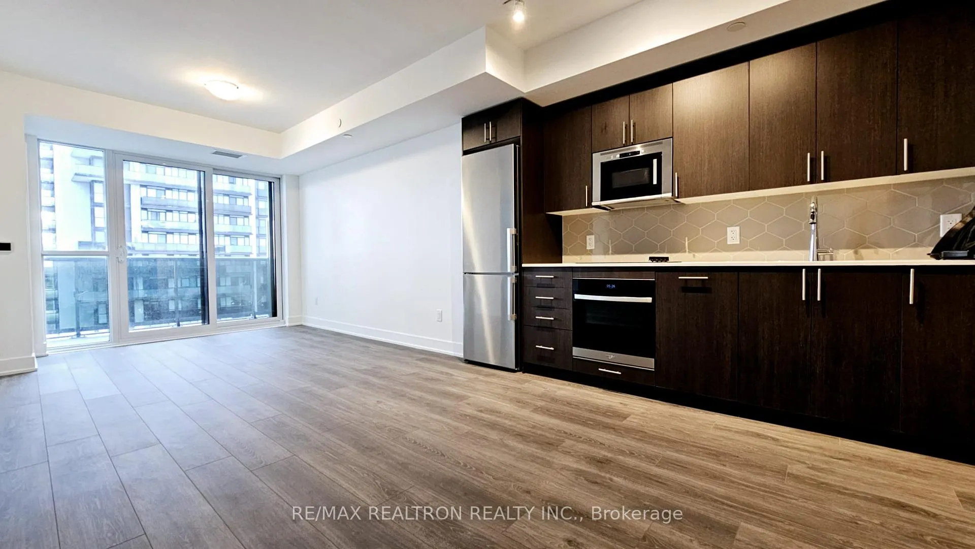 Photo 6 of Unit 2014, 2545 Simcoe Street N, Oshawa, Windfields — HOMEH