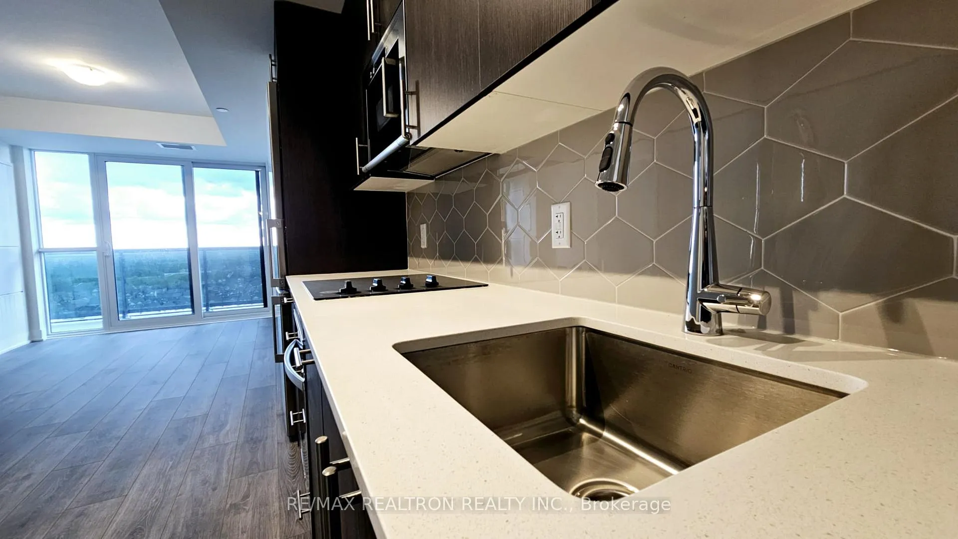 Photo 7 of Unit 2014, 2545 Simcoe Street N, Oshawa, Windfields — HOMEH