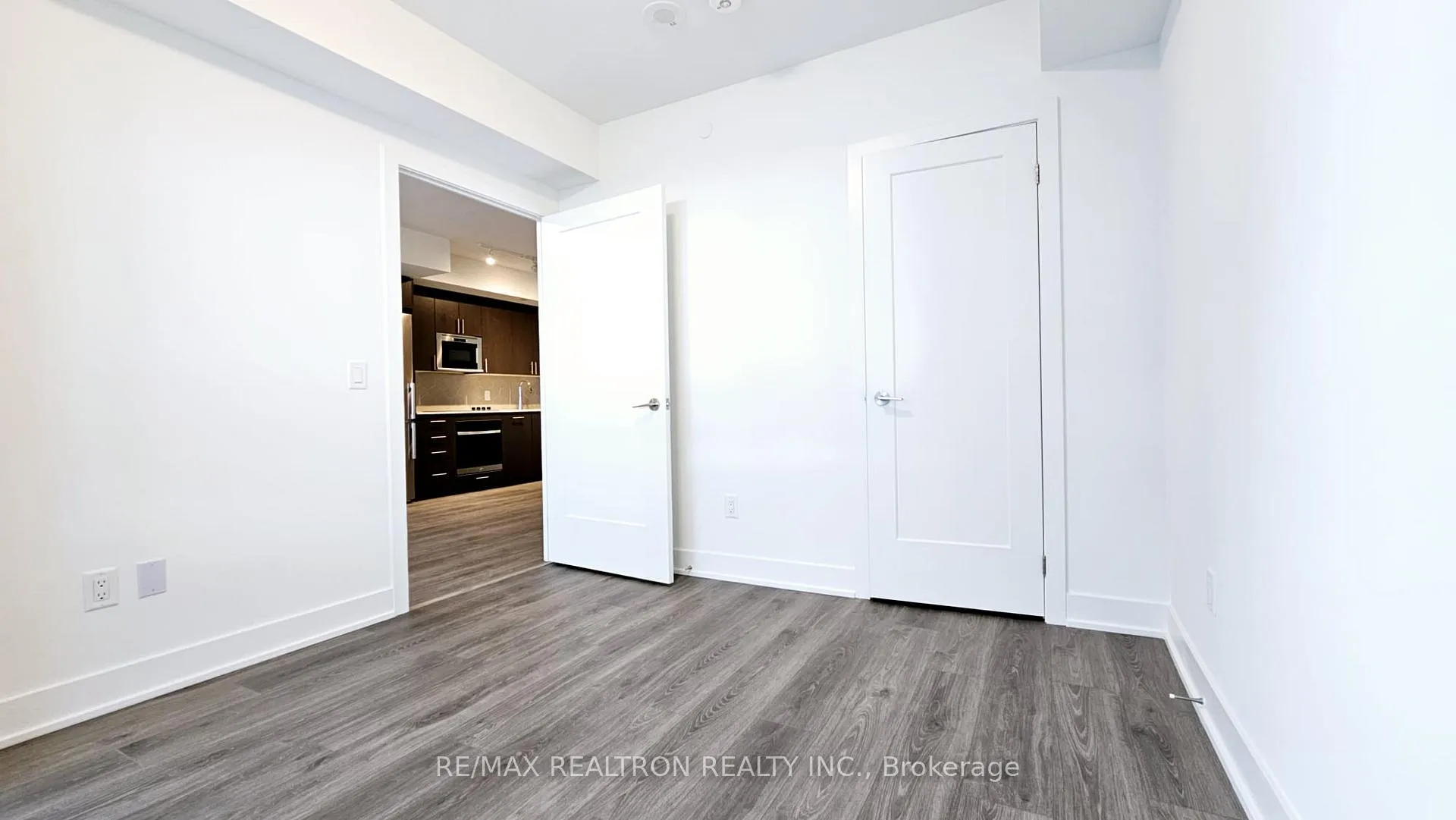 Photo 9 of Unit 2014, 2545 Simcoe Street N, Oshawa, Windfields — HOMEH