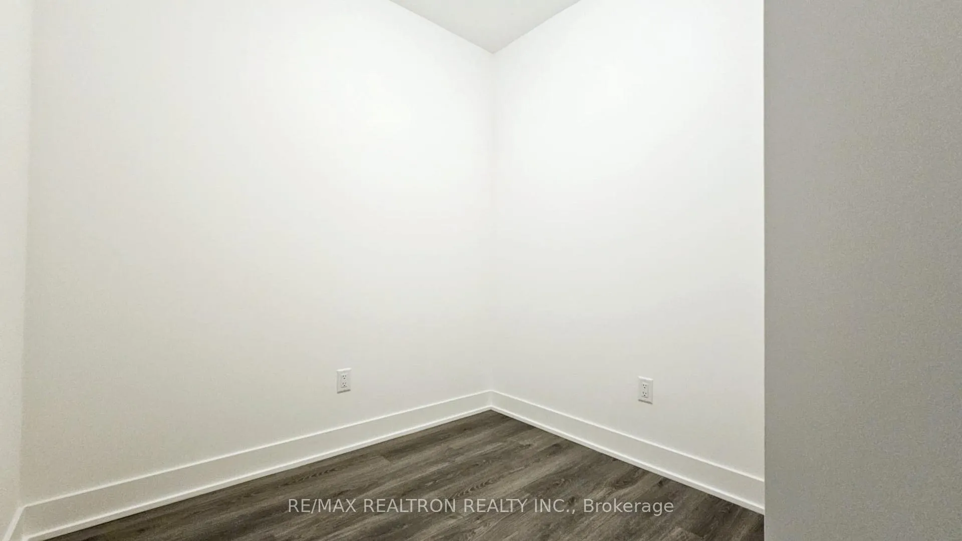 Photo 12 of Unit 2014, 2545 Simcoe Street N, Oshawa, Windfields — HOMEH