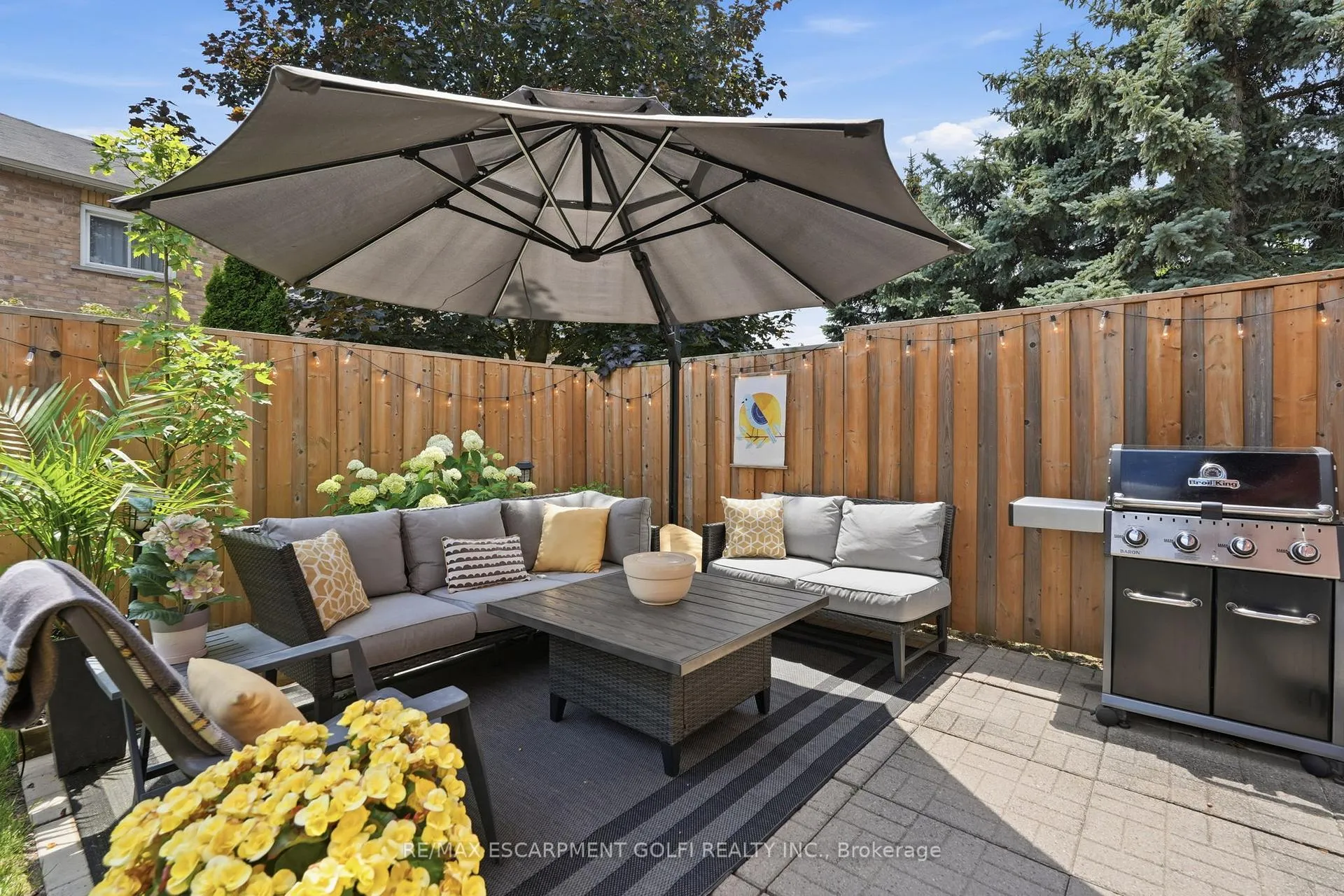 Photo 3 of Unit 34, 2022 Atkinson Drive, Burlington, Rose — HOMEH
