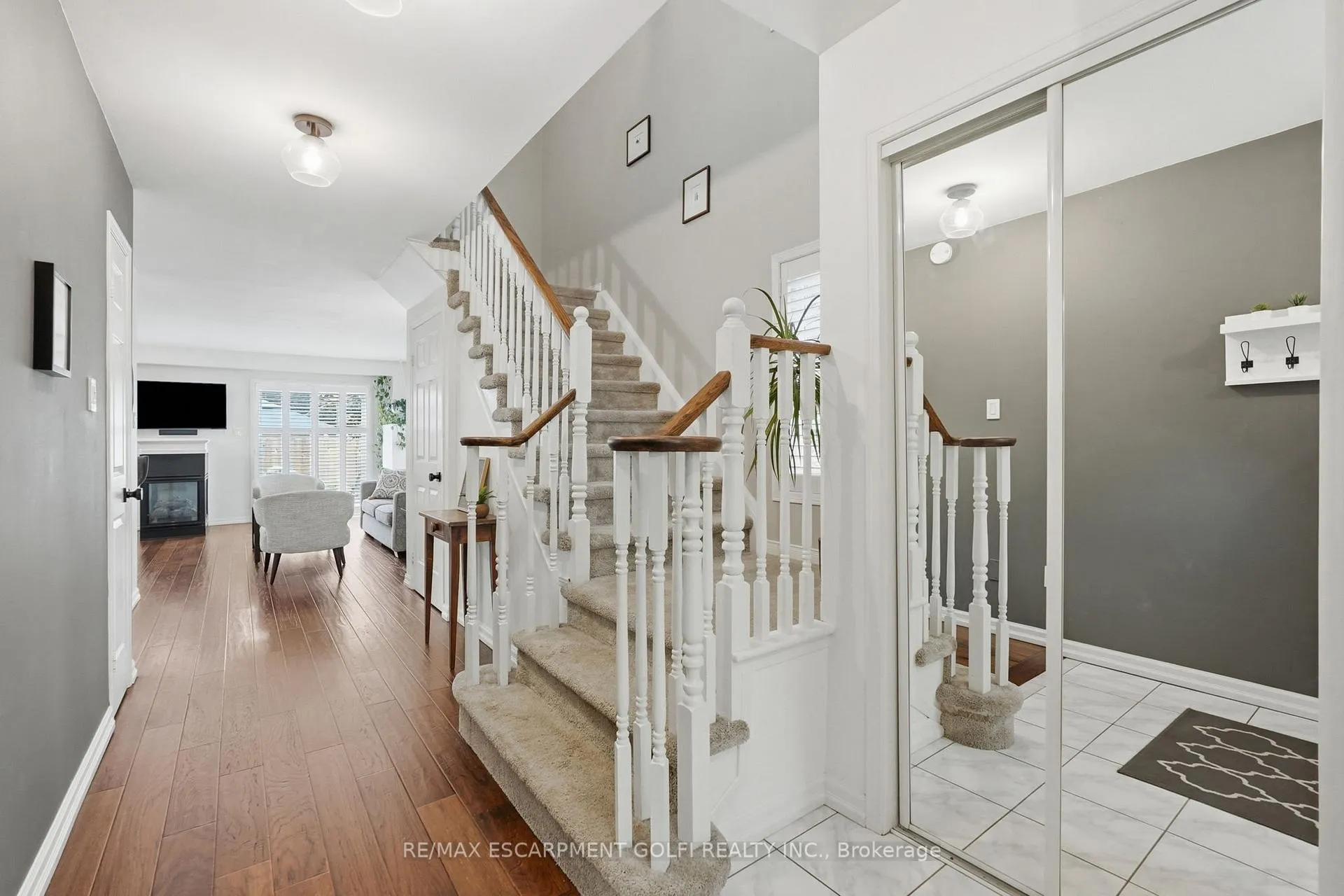 Photo 6 of Unit 34, 2022 Atkinson Drive, Burlington, Rose — HOMEH