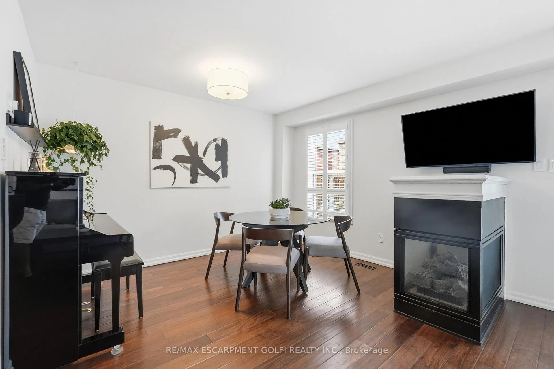Photo 10 of Unit 34, 2022 Atkinson Drive, Burlington, Rose — HOMEH
