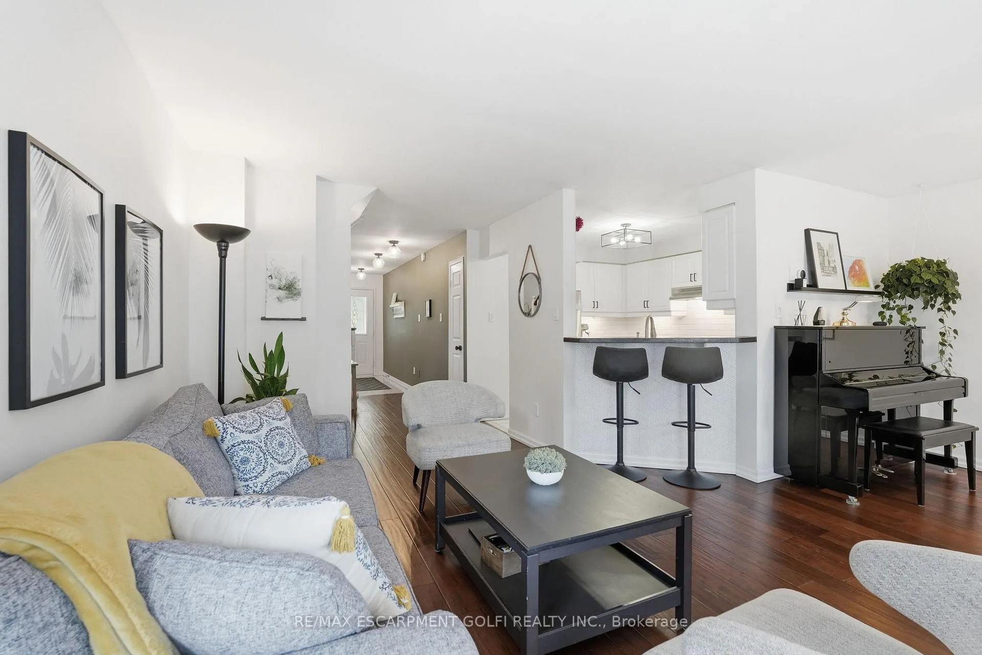Photo 12 of Unit 34, 2022 Atkinson Drive, Burlington, Rose — HOMEH