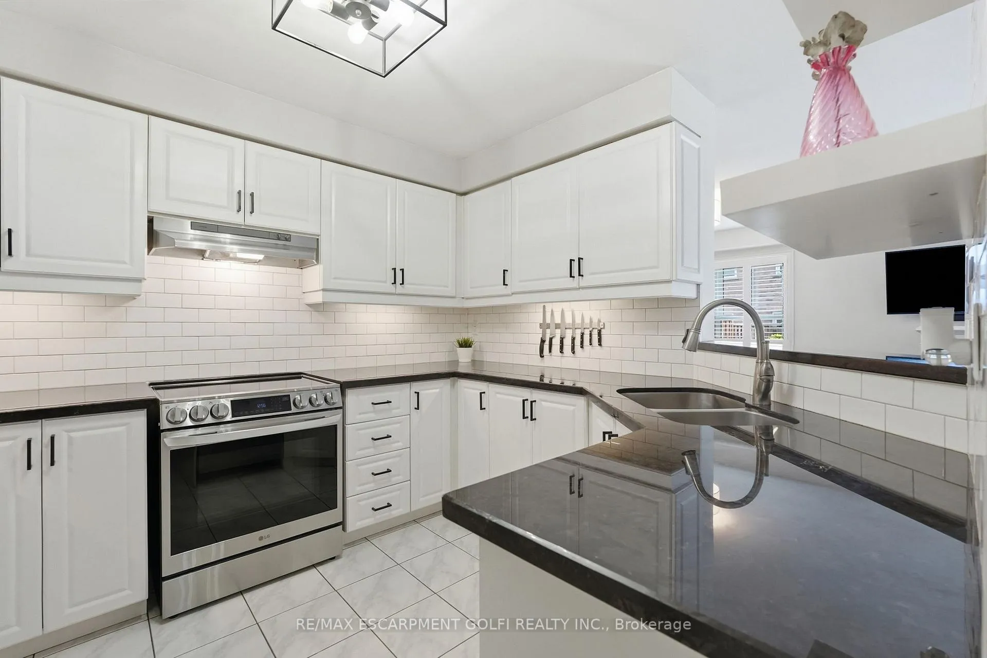 Photo 13 of Unit 34, 2022 Atkinson Drive, Burlington, Rose — HOMEH