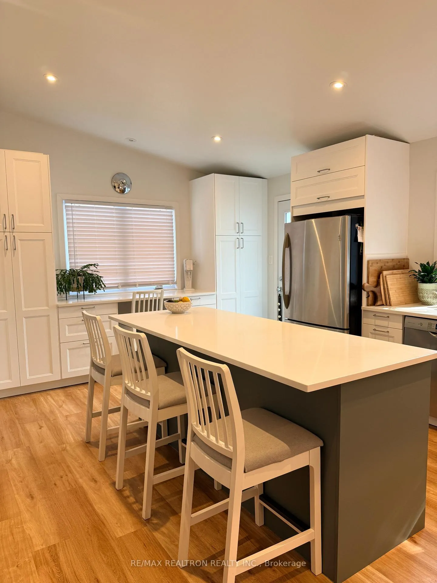 Photo 11 of 14 Squires Avenue, Toronto, O'Connor-Parkview — HOMEH