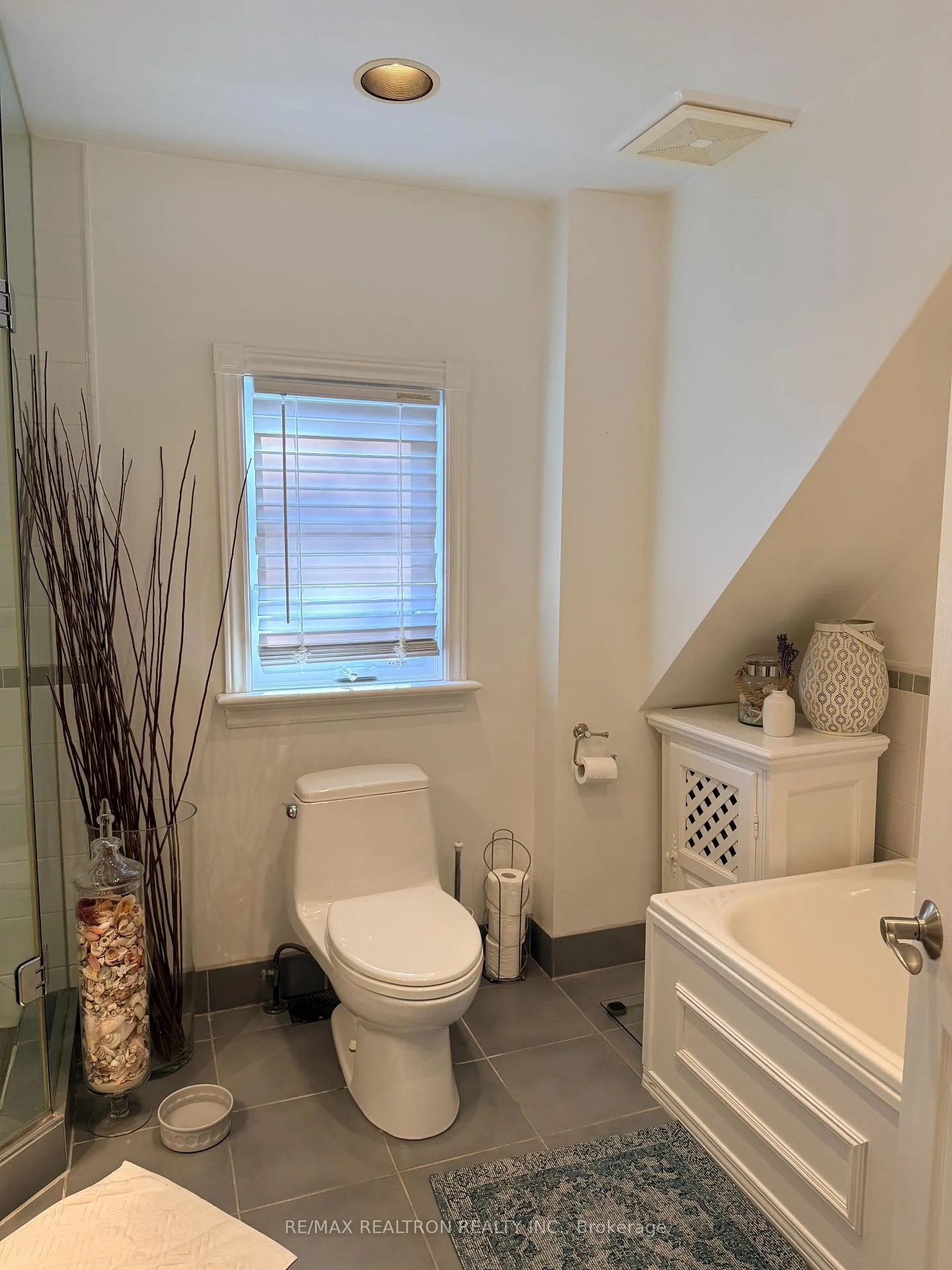 Photo 35 of 14 Squires Avenue, Toronto, O'Connor-Parkview — HOMEH
