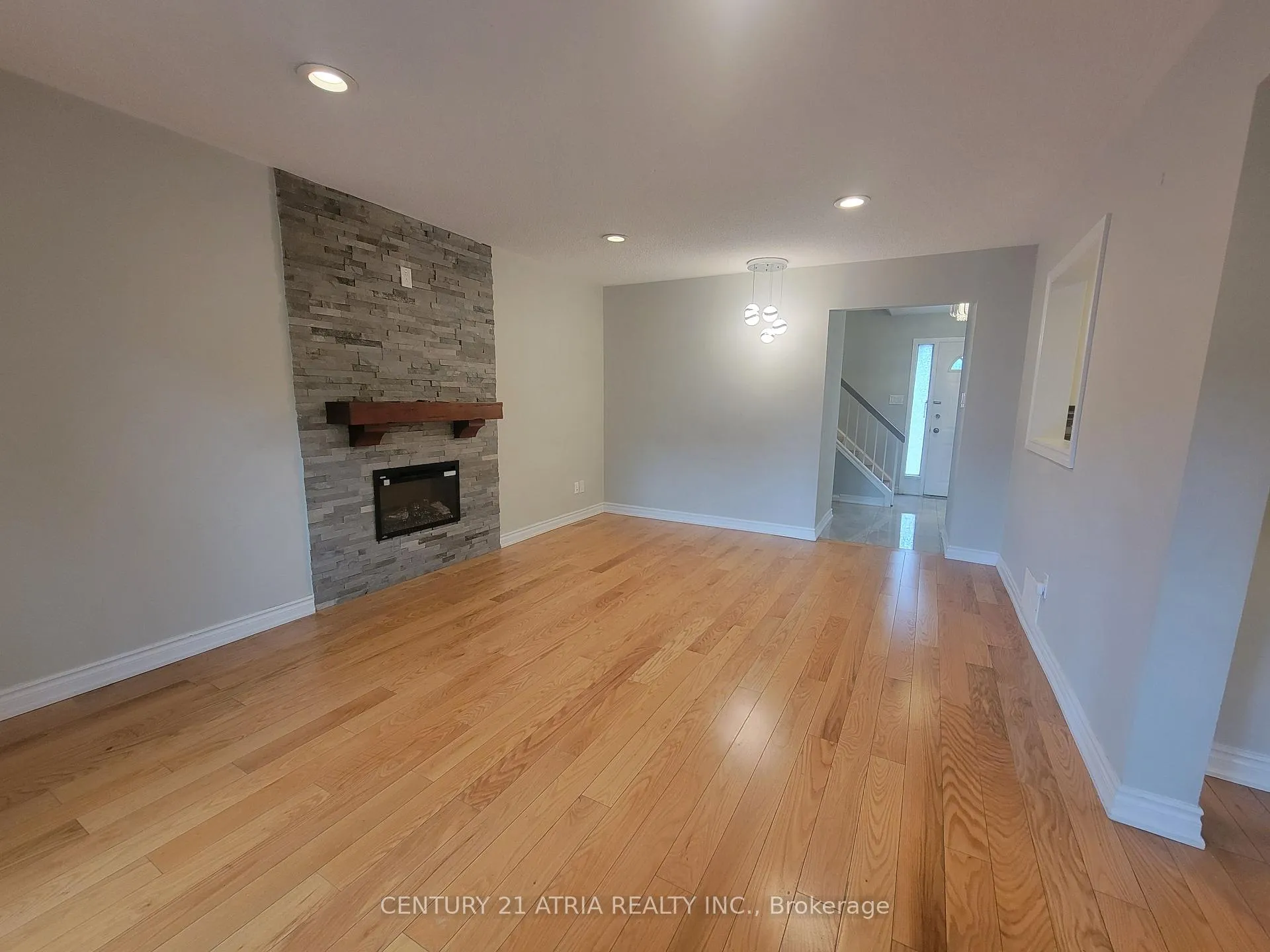 Photo 6 of 28 Holsworthy Crescent, Markham, German Mills — HOMEH