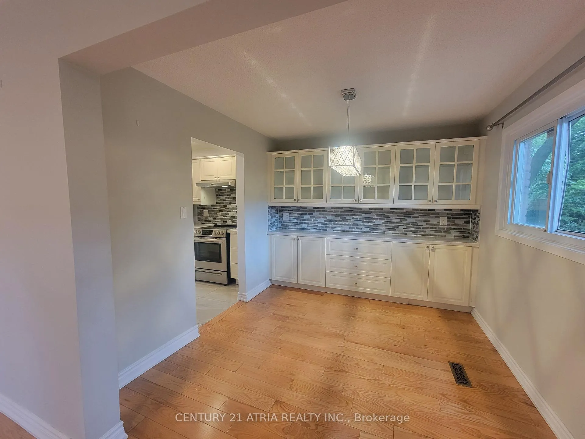Photo 7 of 28 Holsworthy Crescent, Markham, German Mills — HOMEH
