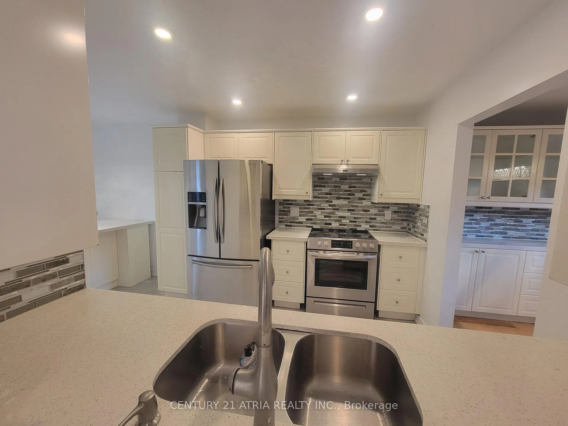 Photo 12 of 28 Holsworthy Crescent, Markham, German Mills — HOMEH