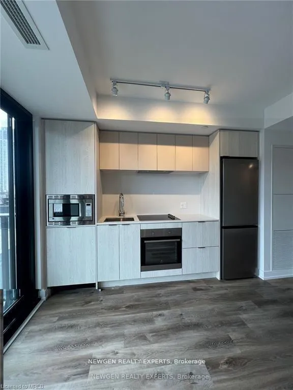 Photo 3 of Unit 504, 1 Jarvis Street, Hamilton, Beasley — HOMEH