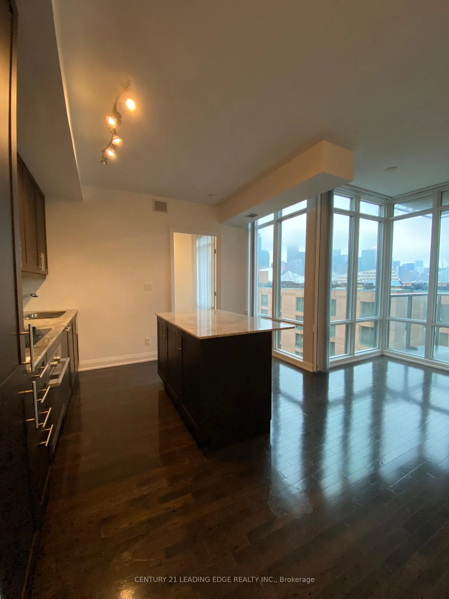 Photo 4 of Unit 815, 1 Bedford Road, Toronto, The Annex — HOMEH