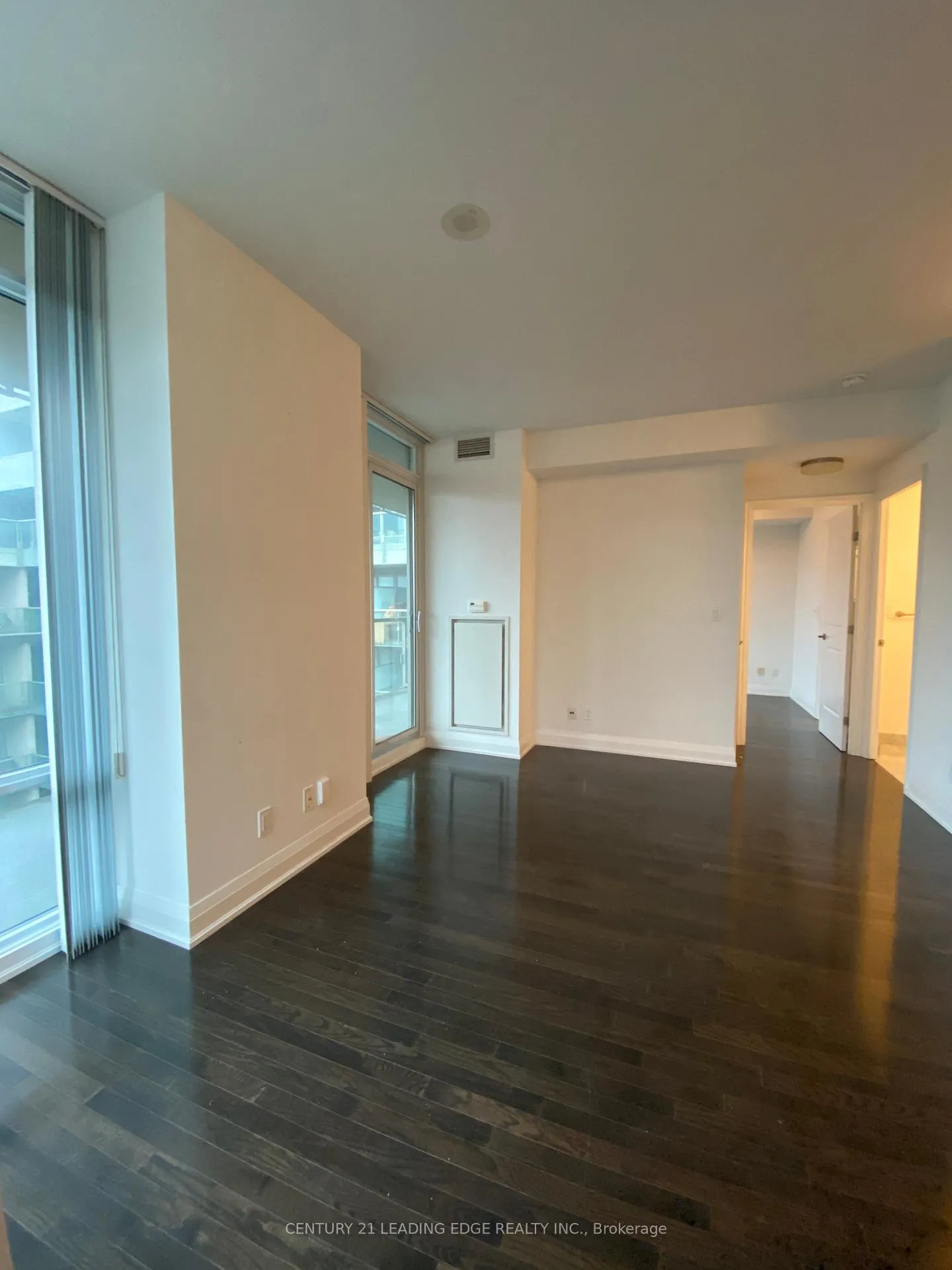 Photo 6 of Unit 815, 1 Bedford Road, Toronto, The Annex — HOMEH