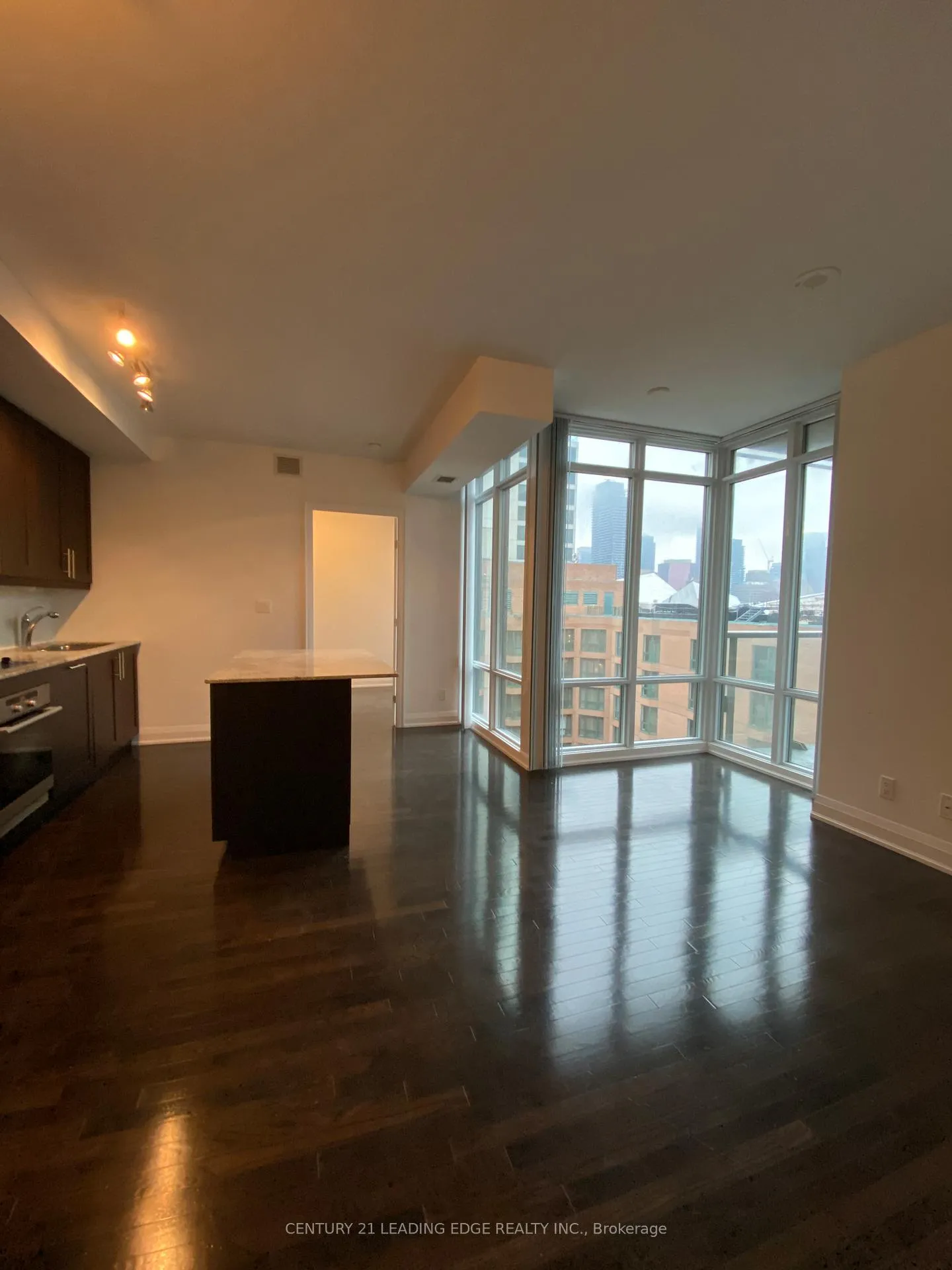 Photo 8 of Unit 815, 1 Bedford Road, Toronto, The Annex — HOMEH