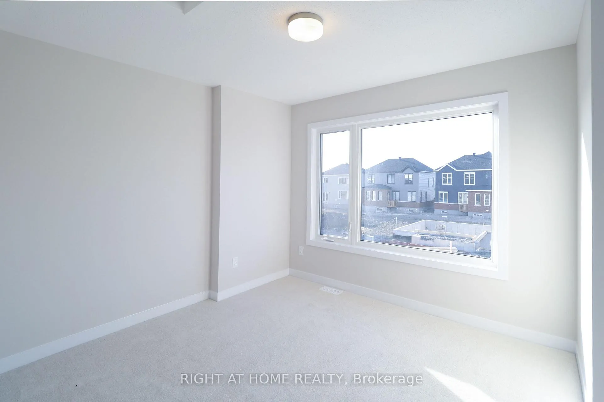 Photo 11 of 333 Peninsula Road, Ottawa, Barrhaven - Heritage Park — HOMEH