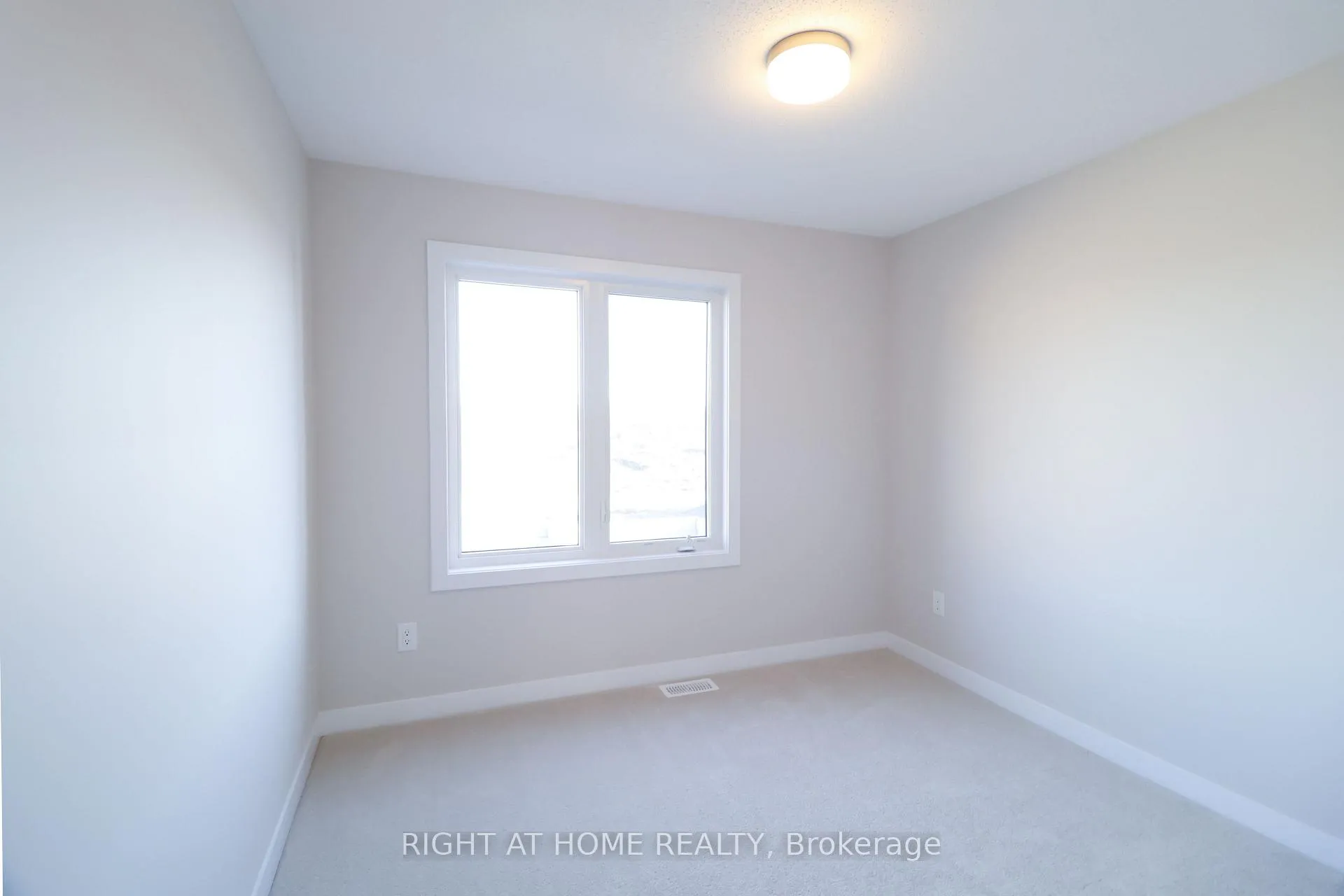 Photo 12 of 333 Peninsula Road, Ottawa, Barrhaven - Heritage Park — HOMEH