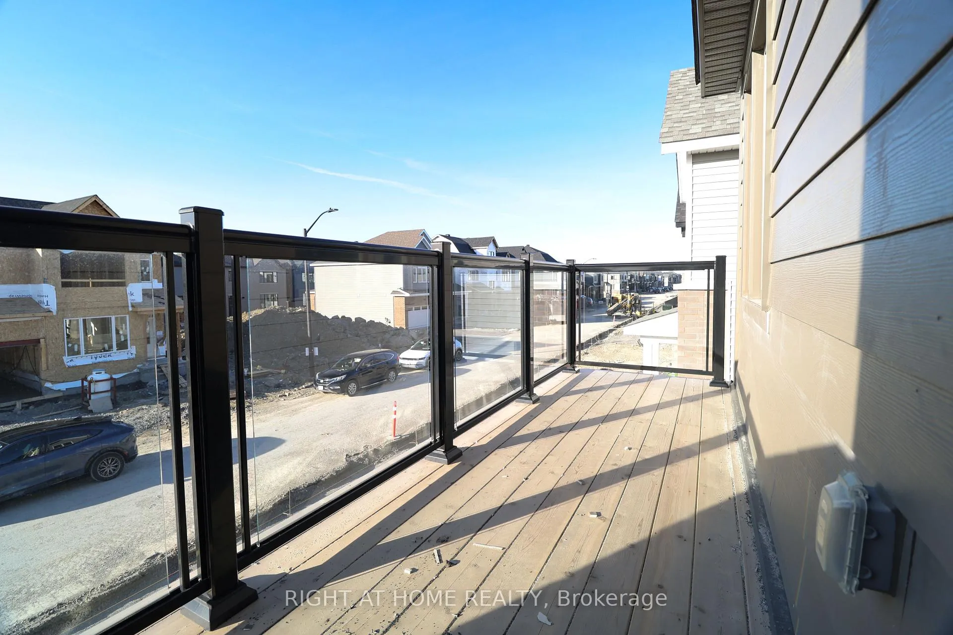 Photo 14 of 333 Peninsula Road, Ottawa, Barrhaven - Heritage Park — HOMEH