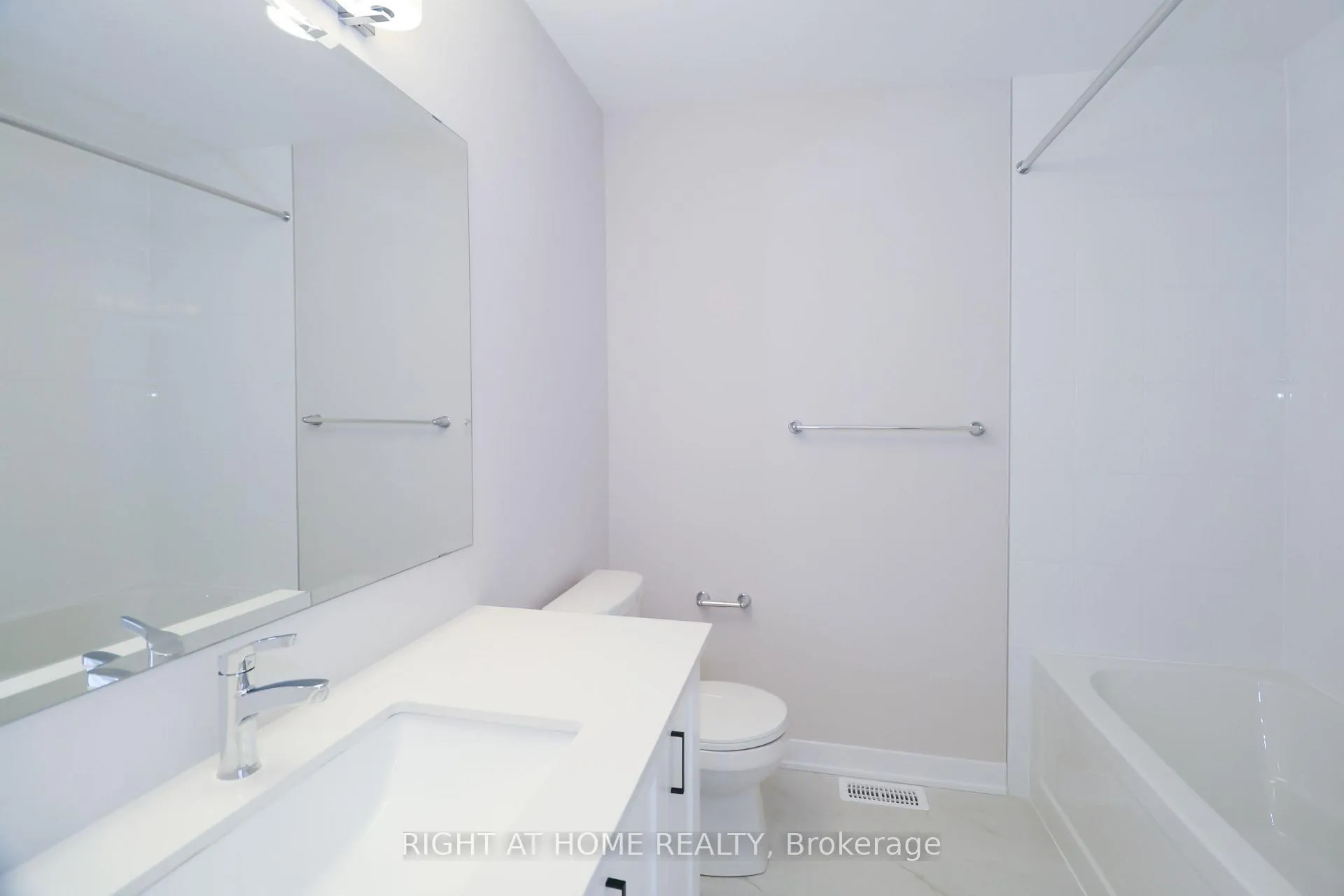 Photo 15 of 333 Peninsula Road, Ottawa, Barrhaven - Heritage Park — HOMEH