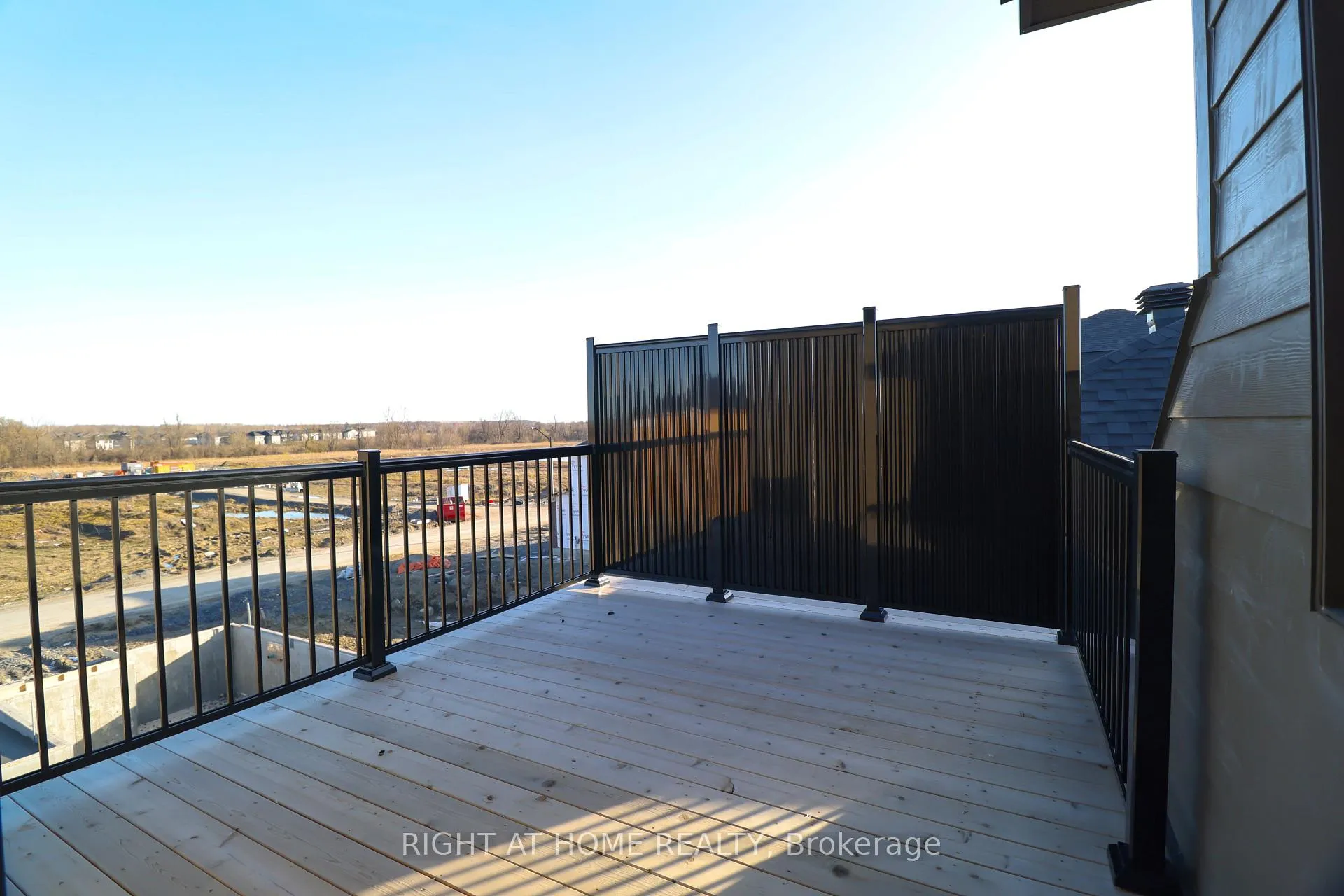 Photo 20 of 333 Peninsula Road, Ottawa, Barrhaven - Heritage Park — HOMEH