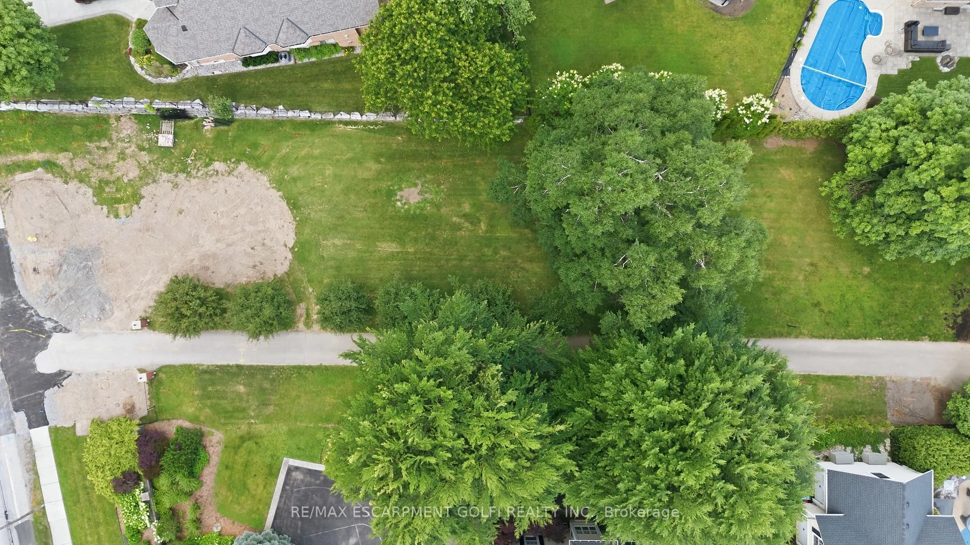 Photo 10 of Unit A, 292 Main Street, Grimsby, Grimsby West — HOMEH