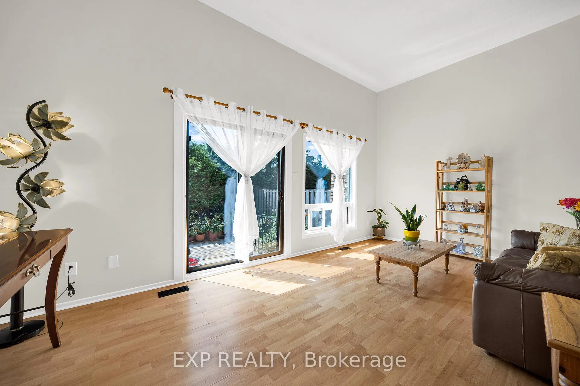 Photo 5 of Unit 6, 2 Bertona Street, Ottawa, Manordale — HOMEH
