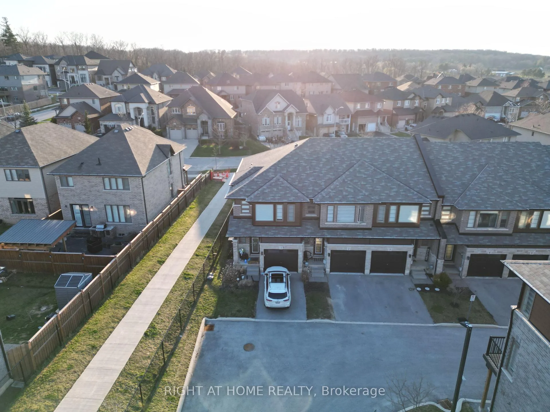 Photo 11 of Unit 2, 5080 Connor Drive, Lincoln, Beamsville — HOMEH