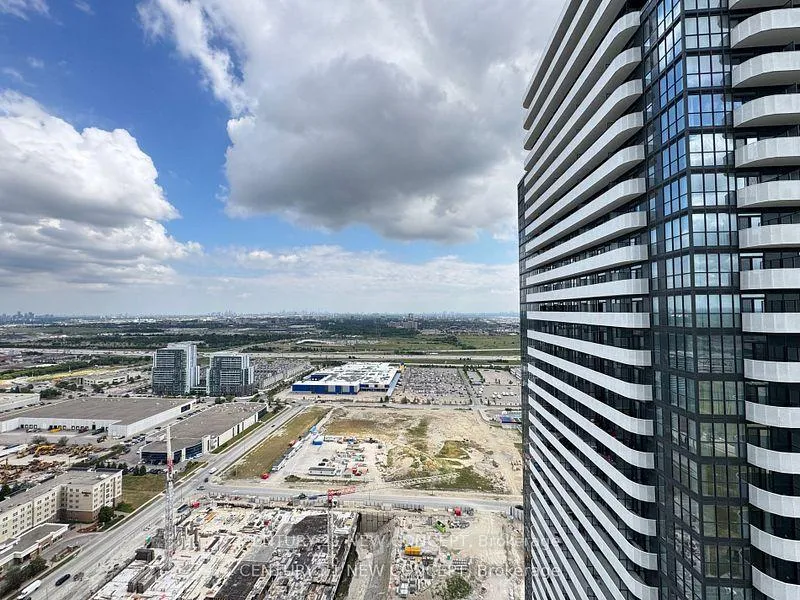 Photo 4 of Unit 4105, 225 Commerce Street, Vaughan, Vaughan Corporate Centre — HOMEH