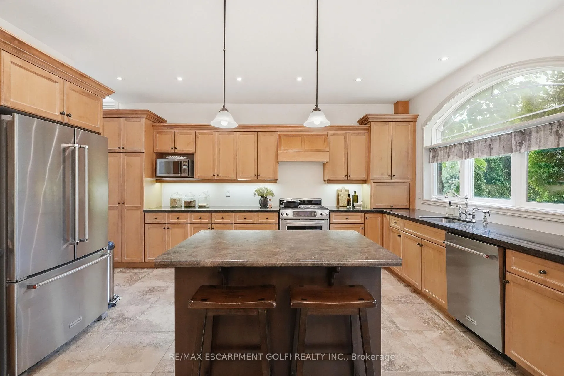 Photo 10 of 129 Magnificent Way, Hamilton, Binbrook — HOMEH