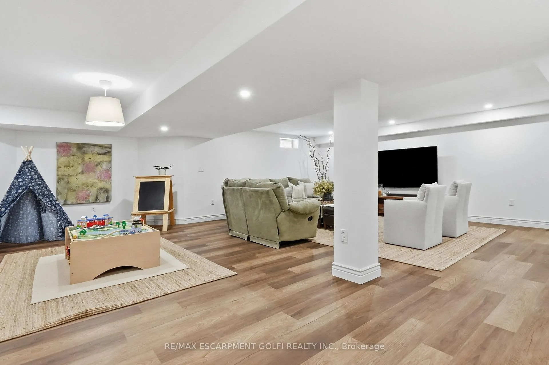 Photo 30 of 129 Magnificent Way, Hamilton, Binbrook — HOMEH