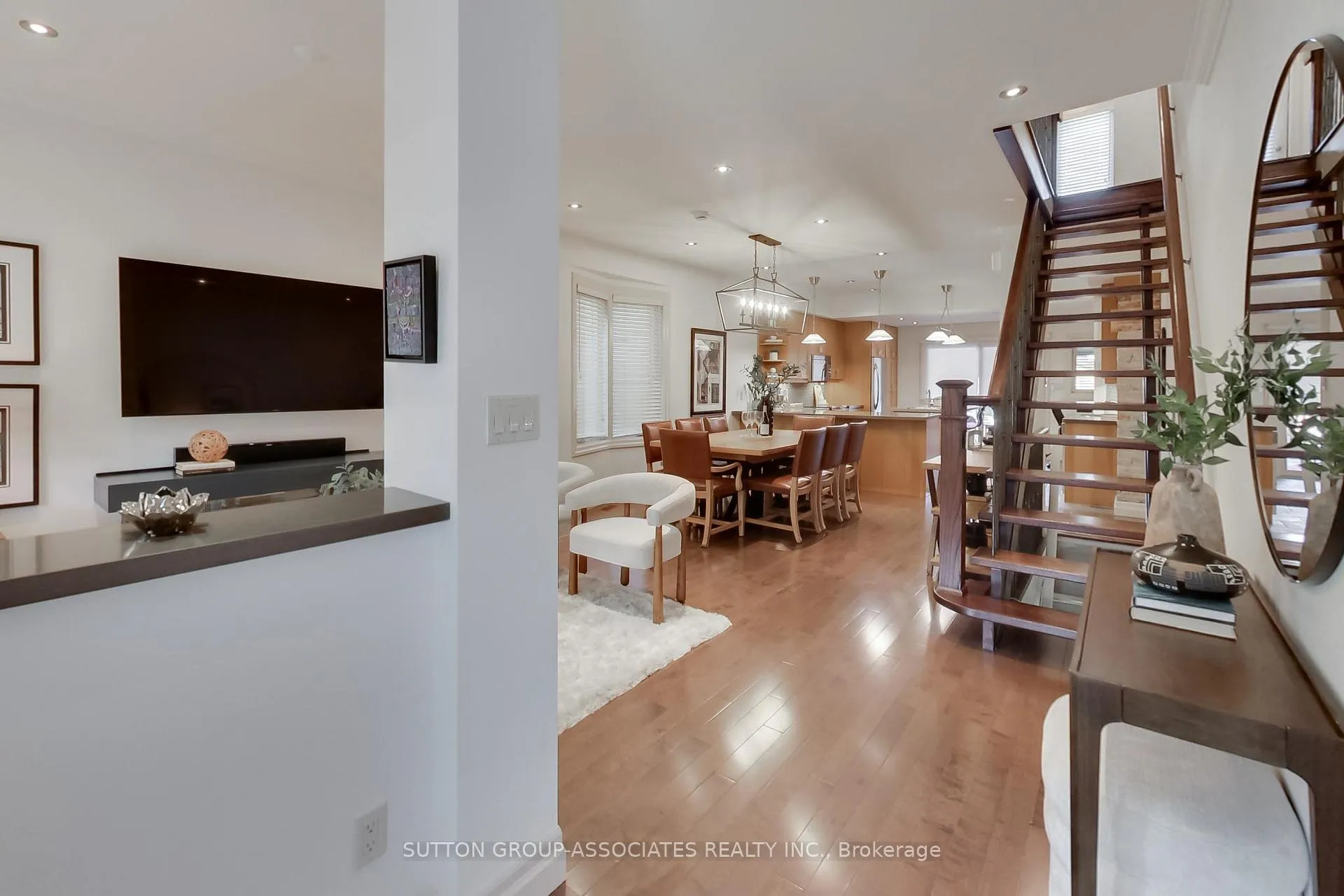Photo 4 of 409 Clinton Street, Toronto, The Annex — HOMEH