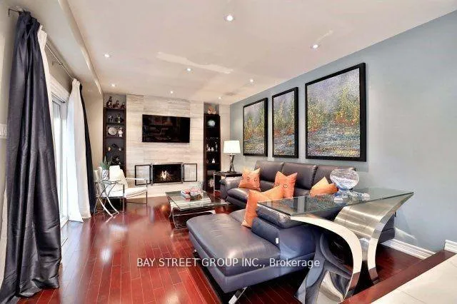 Photo 6 of 215 River Oaks Boulevard E, Oakville, River Oaks — HOMEH