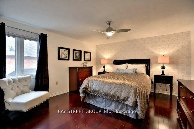 Photo 8 of 215 River Oaks Boulevard E, Oakville, River Oaks — HOMEH
