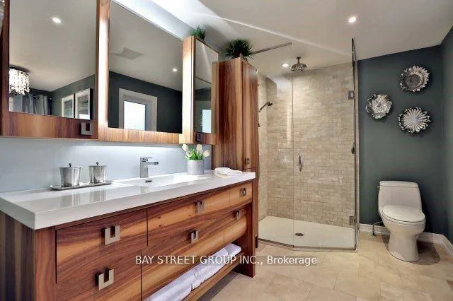 Photo 9 of 215 River Oaks Boulevard E, Oakville, River Oaks — HOMEH