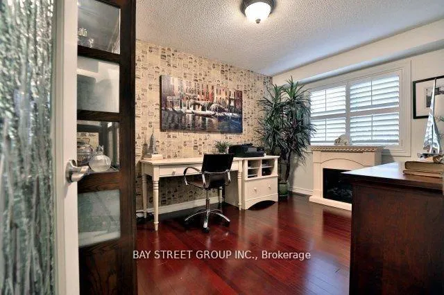 Photo 11 of 215 River Oaks Boulevard E, Oakville, River Oaks — HOMEH