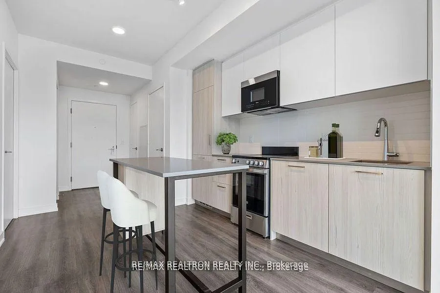 Photo 3 of Unit 3203, 65 Mutual Street, Toronto, Church-Yonge Corridor — HOMEH