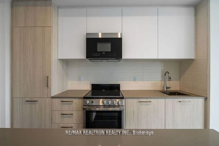 Photo 4 of Unit 3203, 65 Mutual Street, Toronto, Church-Yonge Corridor — HOMEH