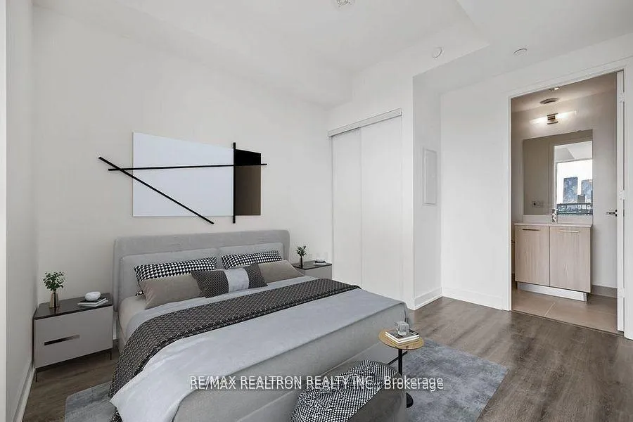 Photo 7 of Unit 3203, 65 Mutual Street, Toronto, Church-Yonge Corridor — HOMEH