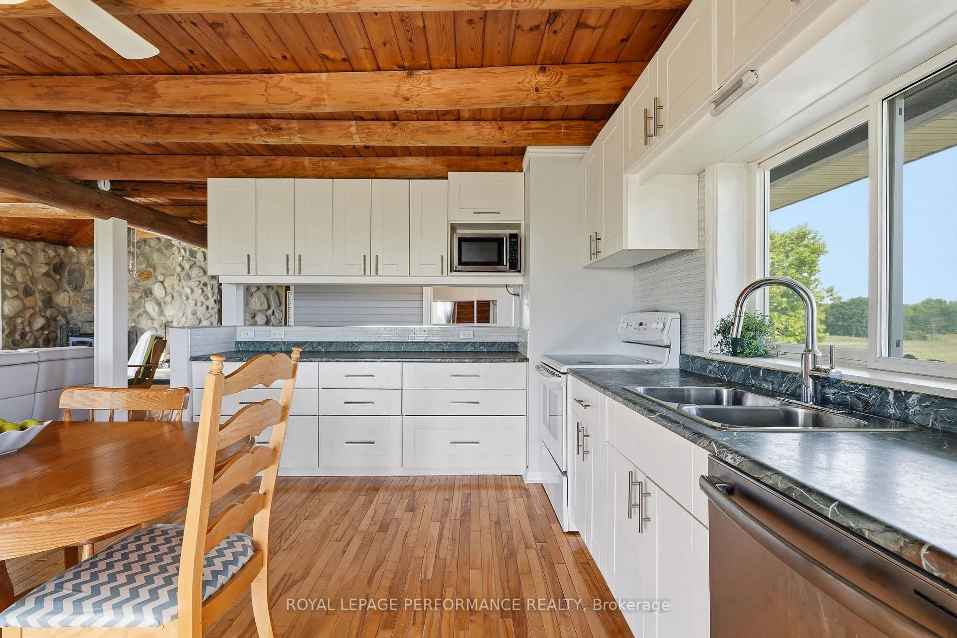Photo 10 of 3012 Birchgrove Road, Ottawa, Cumberland West — HOMEH