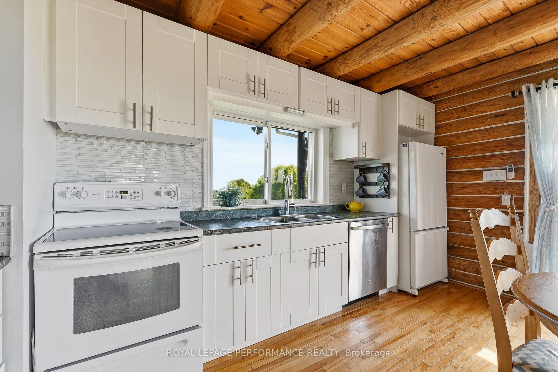Photo 11 of 3012 Birchgrove Road, Ottawa, Cumberland West — HOMEH