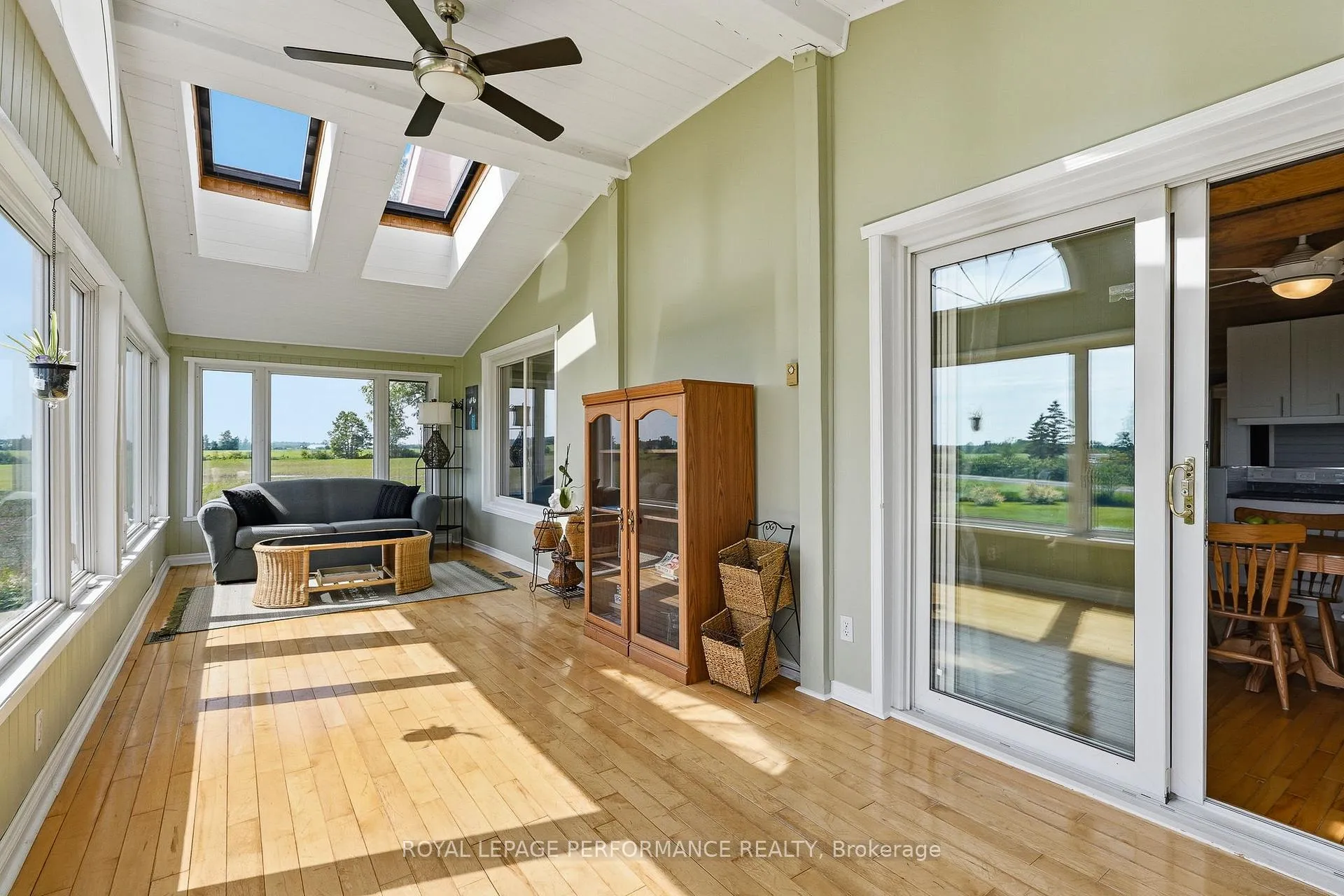 Photo 19 of 3012 Birchgrove Road, Ottawa, Cumberland West — HOMEH