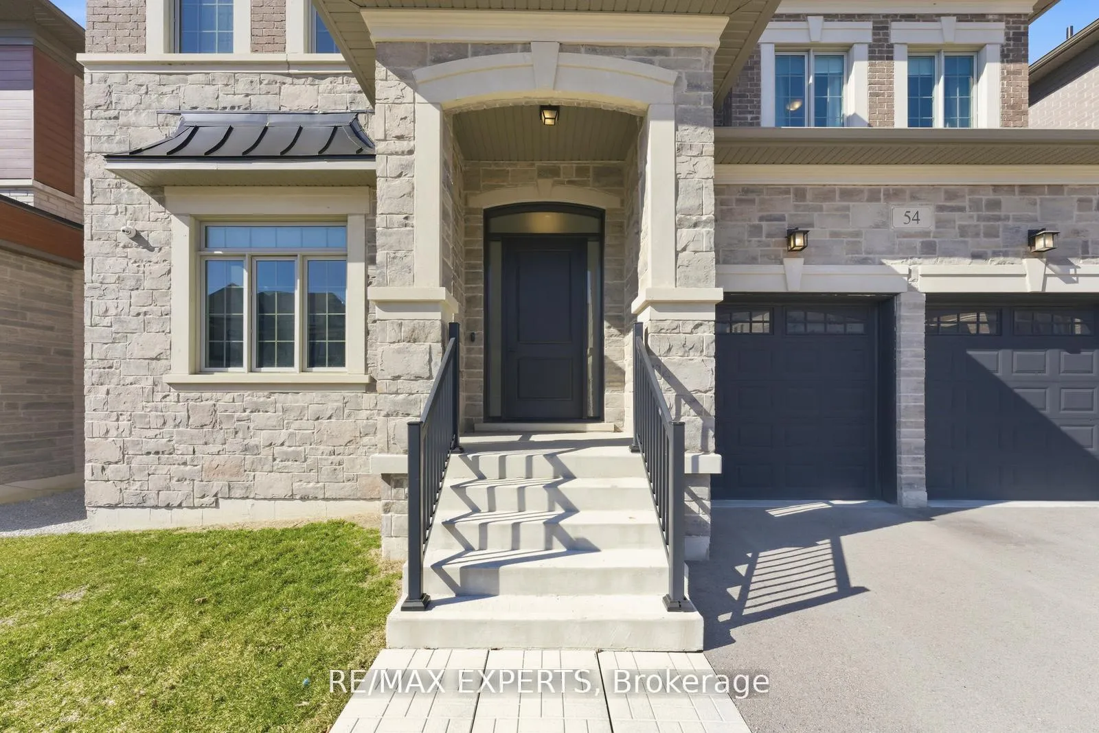 Photo 2 of 54 Winthrop Crescent, Vaughan, Vellore Village — HOMEH