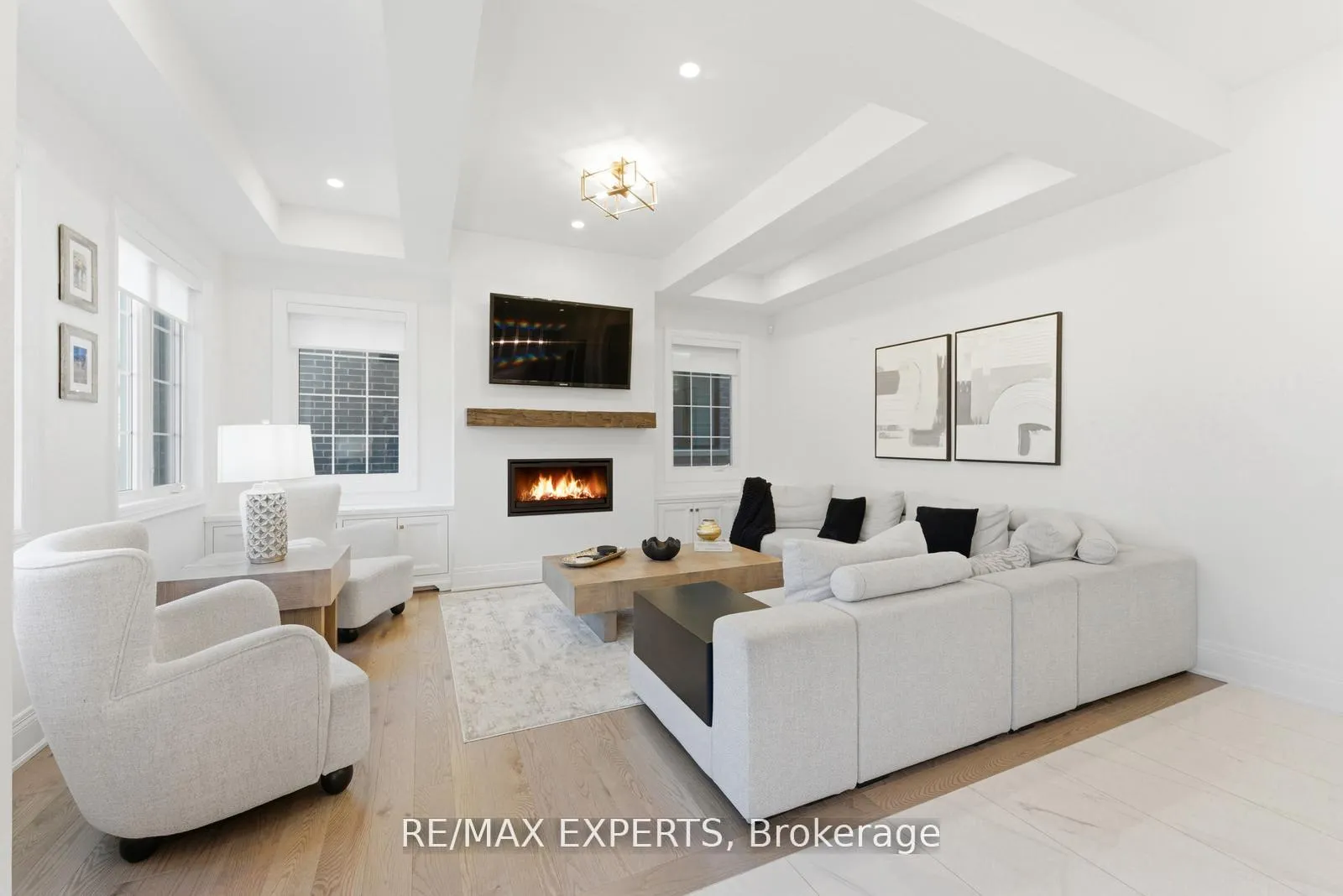 Photo 5 of 54 Winthrop Crescent, Vaughan, Vellore Village — HOMEH