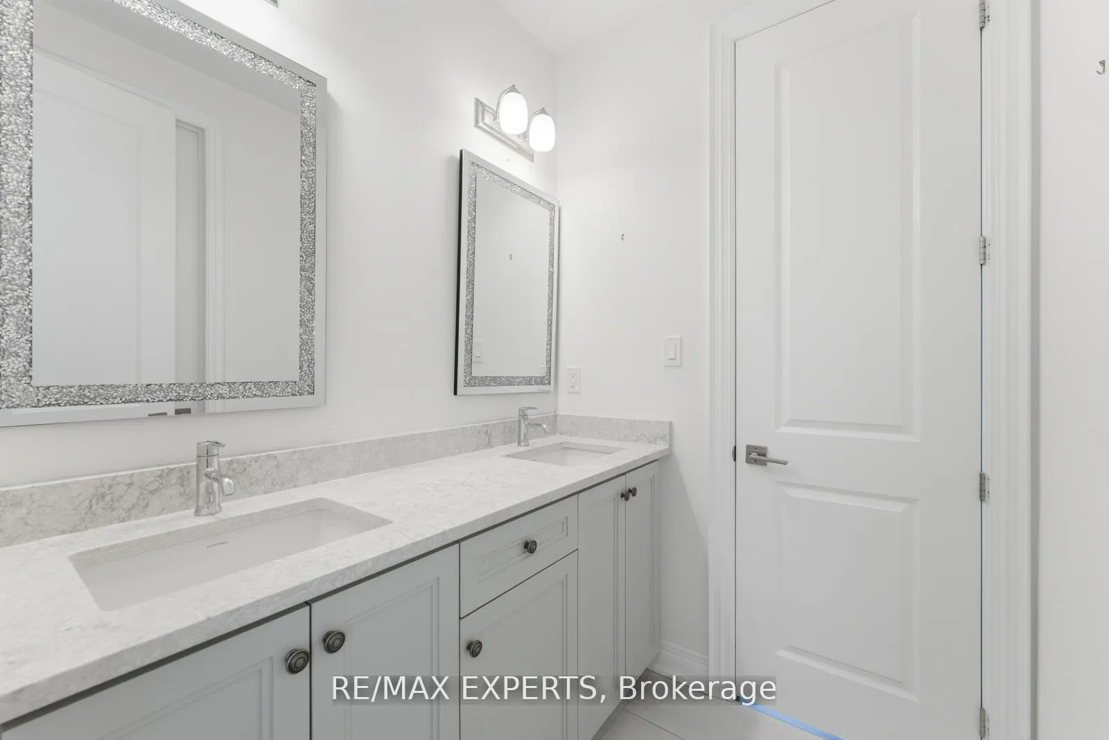 Photo 32 of 54 Winthrop Crescent, Vaughan, Vellore Village — HOMEH
