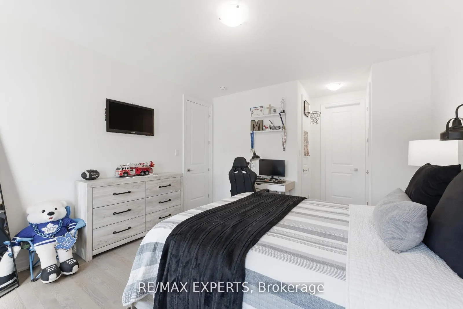 Photo 37 of 54 Winthrop Crescent, Vaughan, Vellore Village — HOMEH