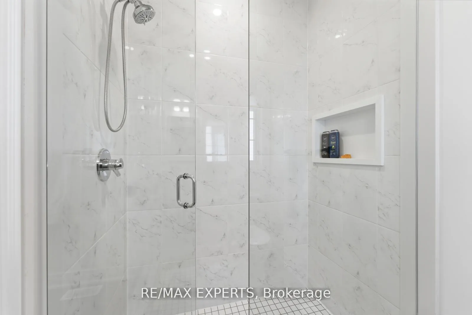 Photo 40 of 54 Winthrop Crescent, Vaughan, Vellore Village — HOMEH
