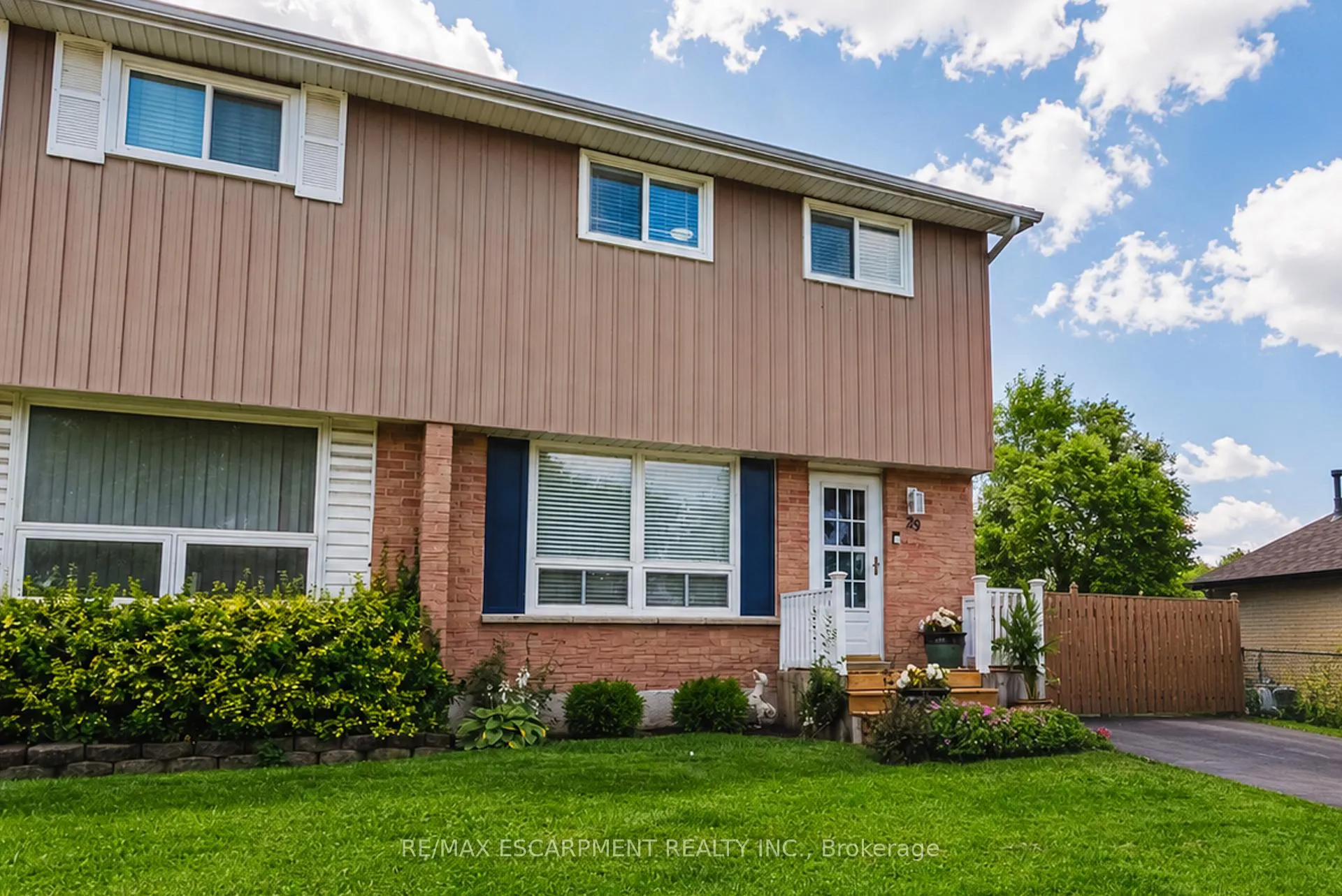 Photo 4 of 29 Hopewell Crescent, Hamilton, Stoney Creek Mountain — HOMEH