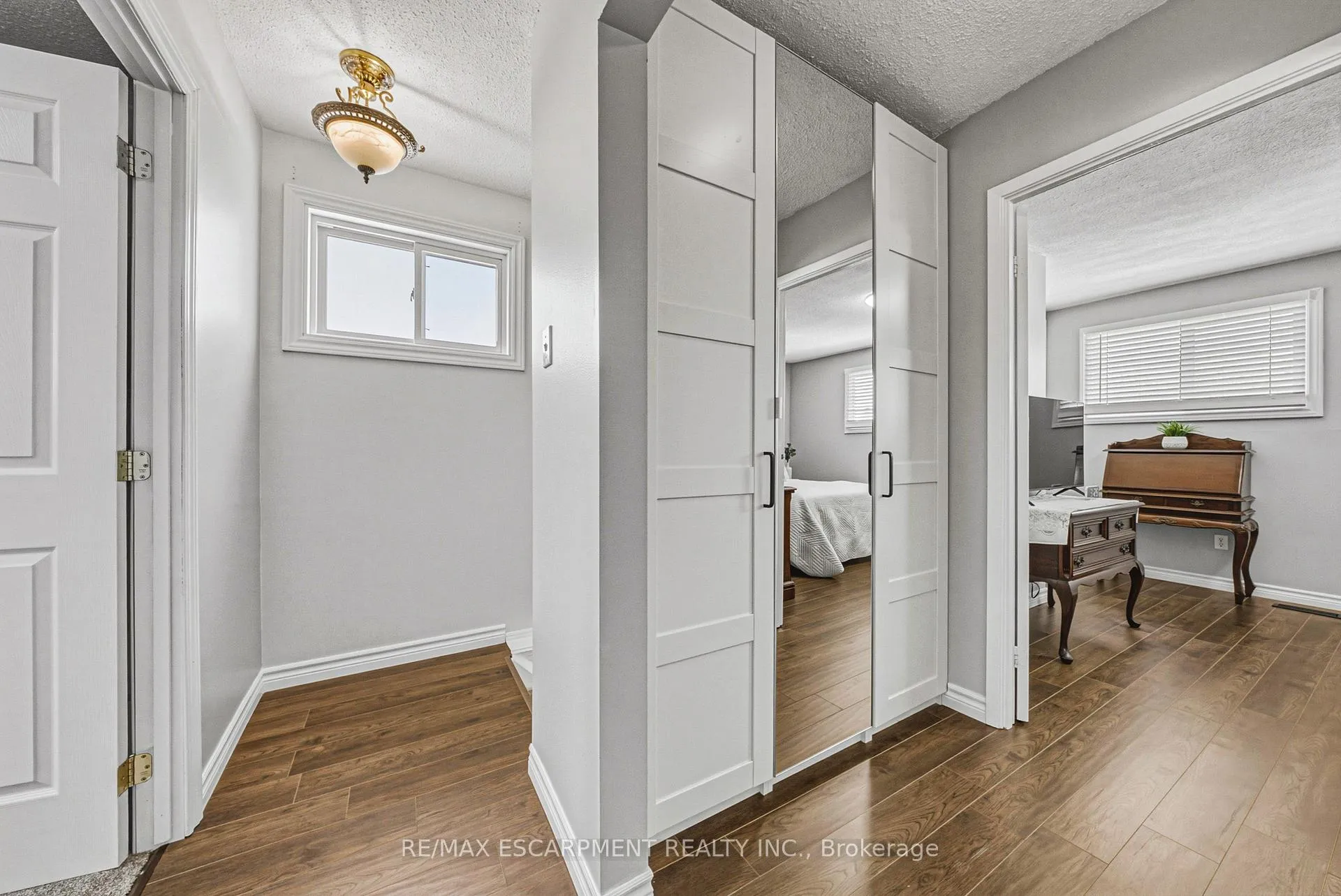 Photo 19 of 29 Hopewell Crescent, Hamilton, Stoney Creek Mountain — HOMEH