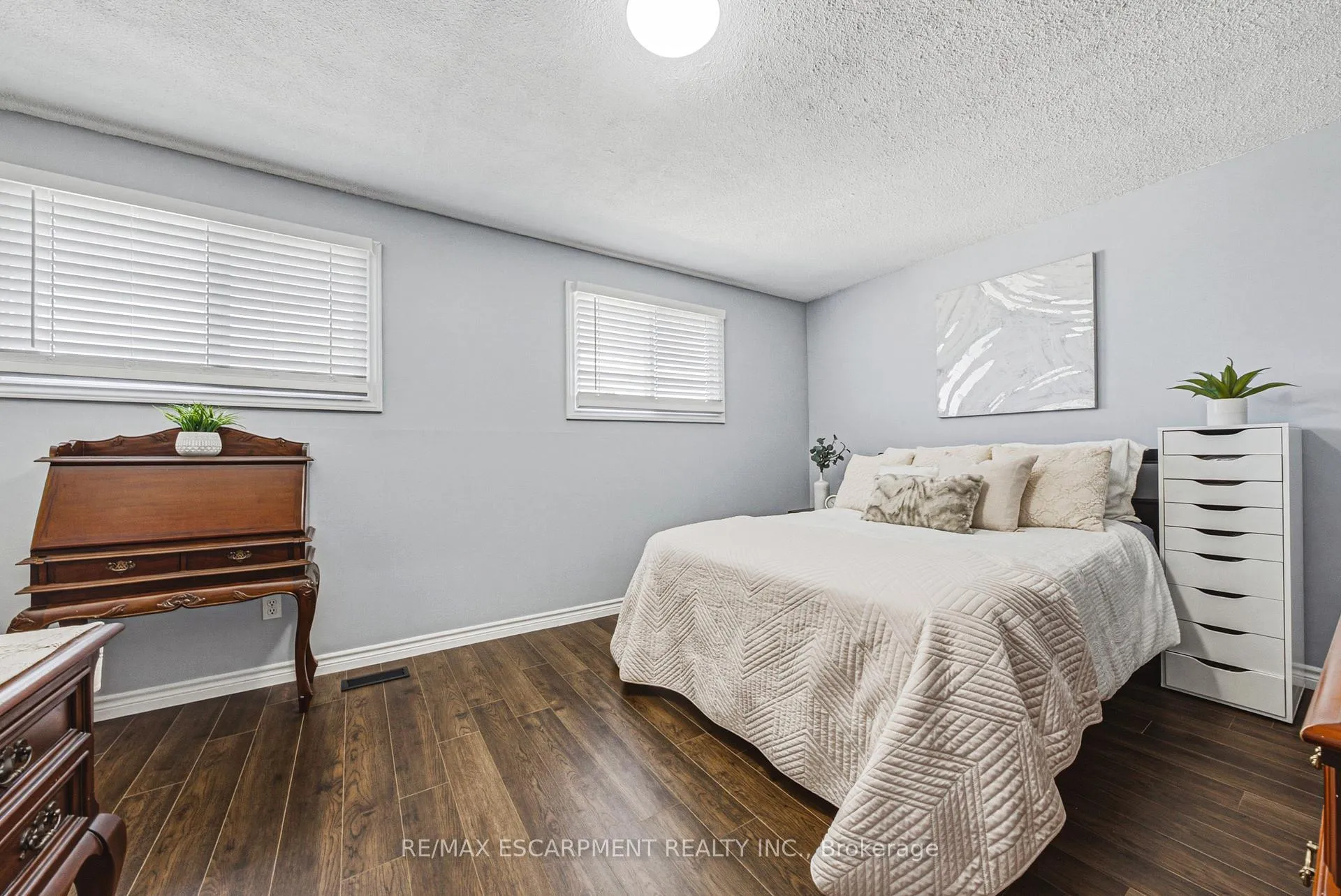 Photo 20 of 29 Hopewell Crescent, Hamilton, Stoney Creek Mountain — HOMEH
