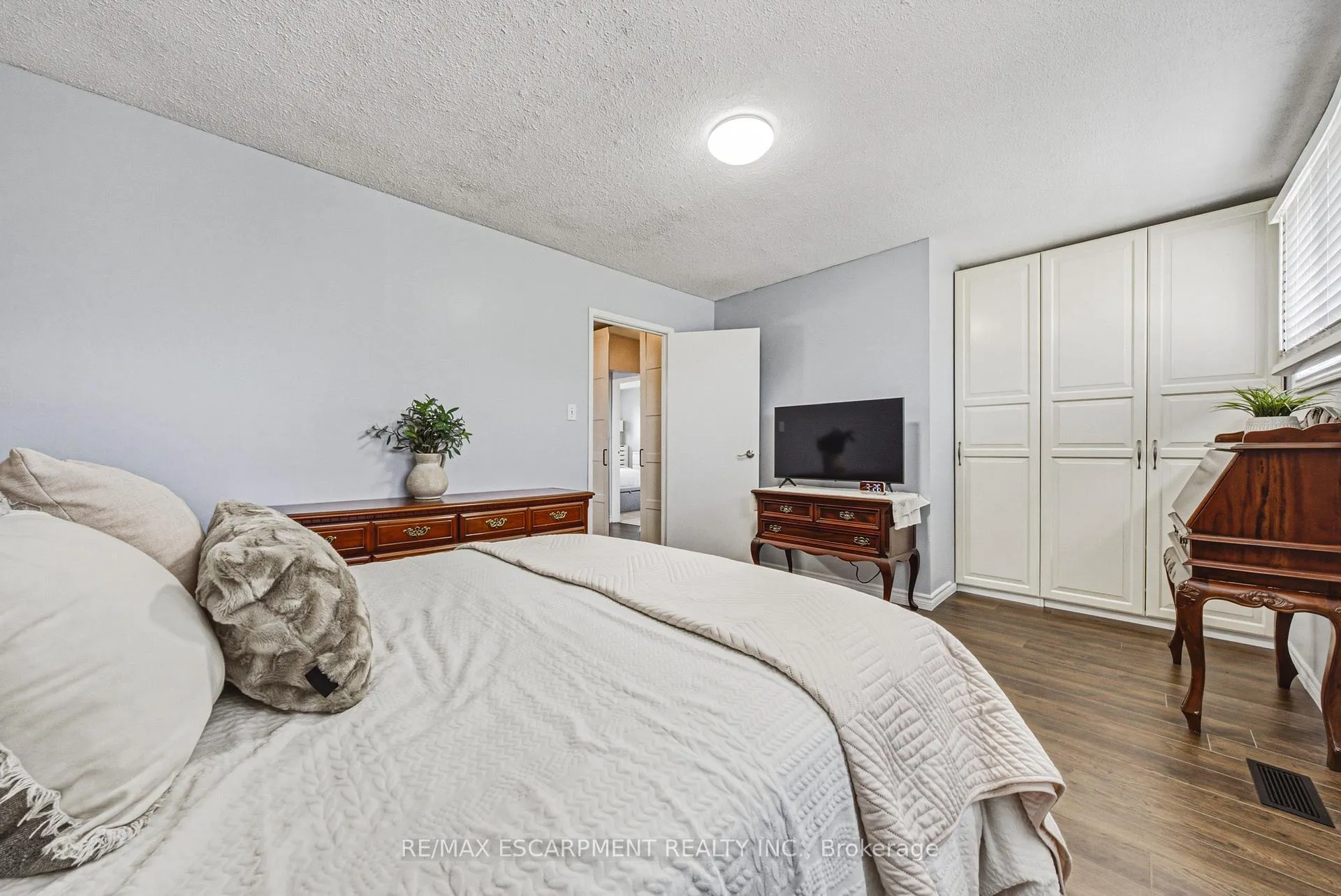Photo 22 of 29 Hopewell Crescent, Hamilton, Stoney Creek Mountain — HOMEH