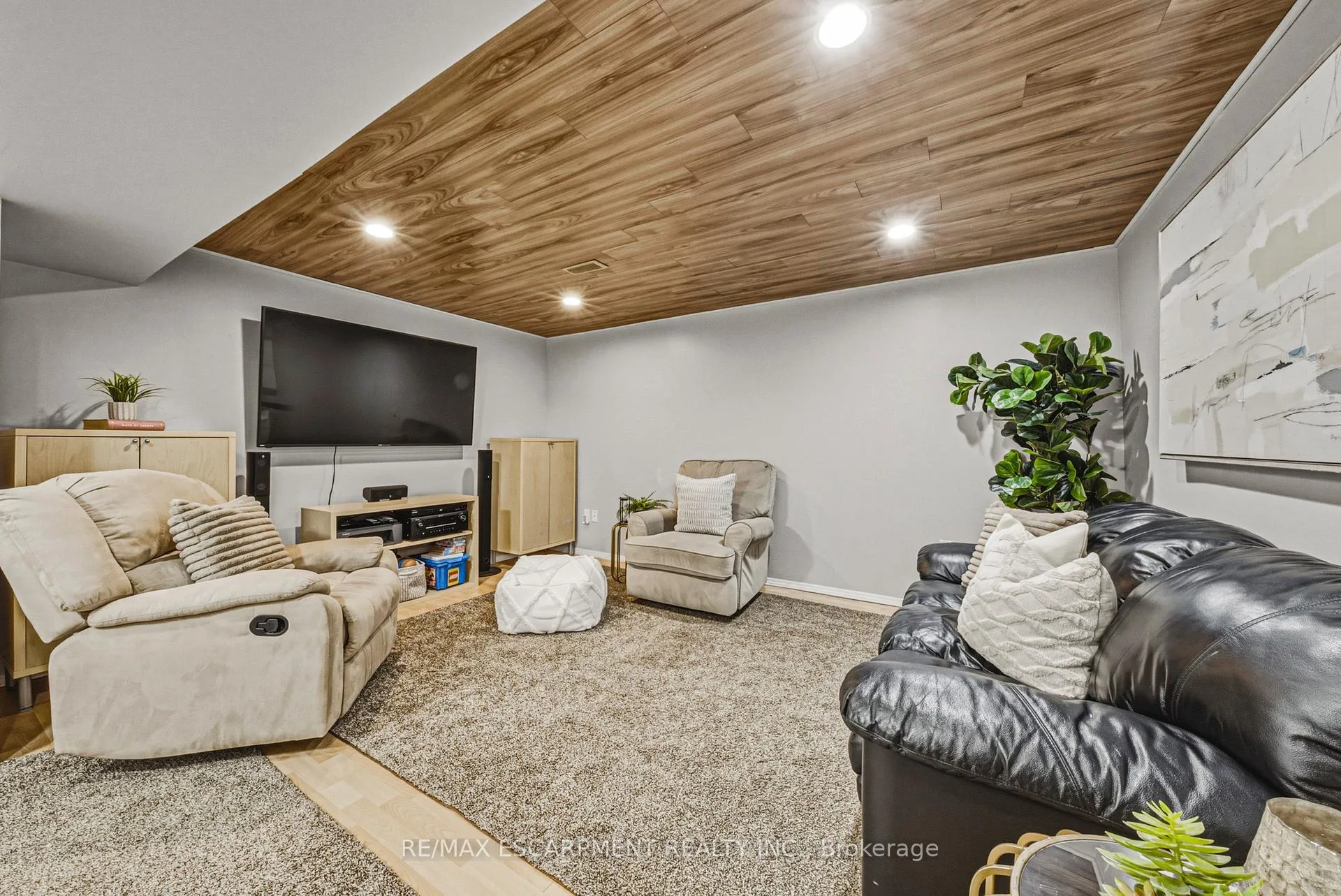 Photo 25 of 29 Hopewell Crescent, Hamilton, Stoney Creek Mountain — HOMEH